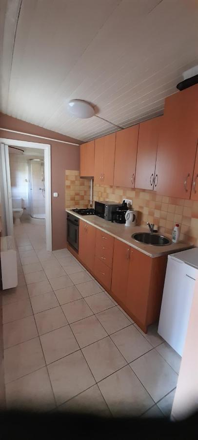 Ferienwohnung Lelle Lelke Apartmanhaz Balatonlelle Exterior foto
