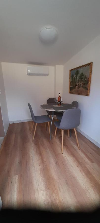 Ferienwohnung Lelle Lelke Apartmanhaz Balatonlelle Exterior foto