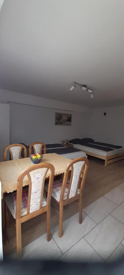 Ferienwohnung Lelle Lelke Apartmanhaz Balatonlelle Exterior foto