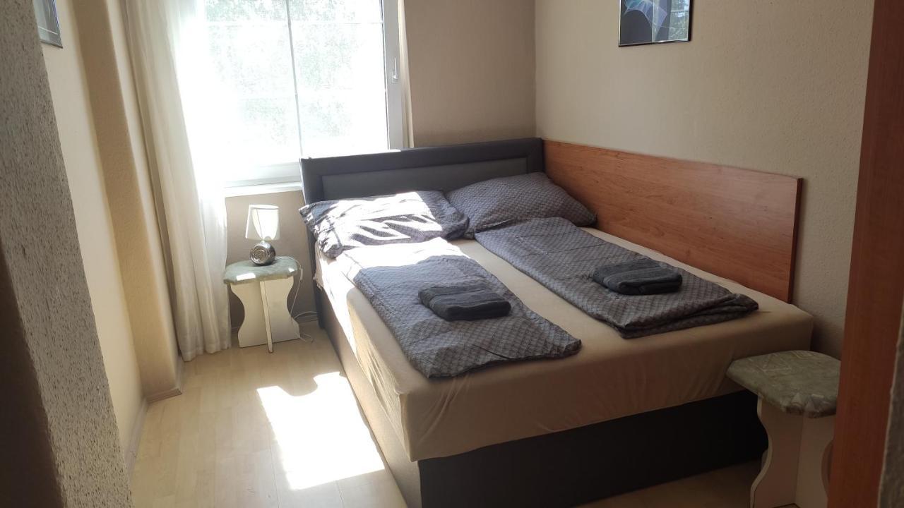 Ferienwohnung Lelle Lelke Apartmanhaz Balatonlelle Exterior foto
