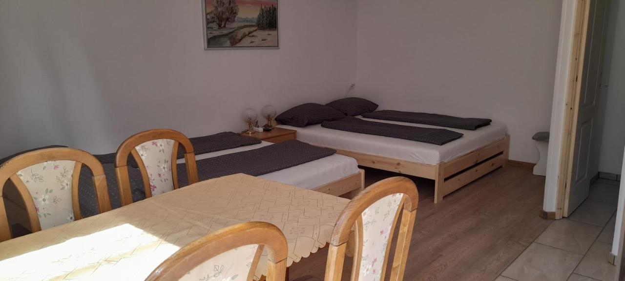 Ferienwohnung Lelle Lelke Apartmanhaz Balatonlelle Exterior foto
